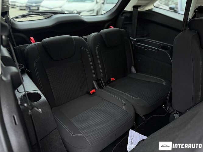 Ford Grand C-MAX 41 interauto-car