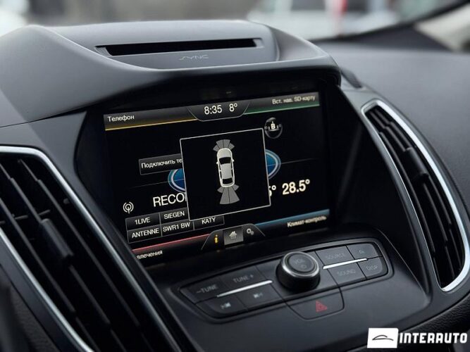 Ford Grand C-MAX 37 interauto-car