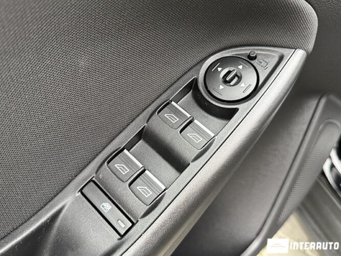 Ford Focus 44 interauto-car