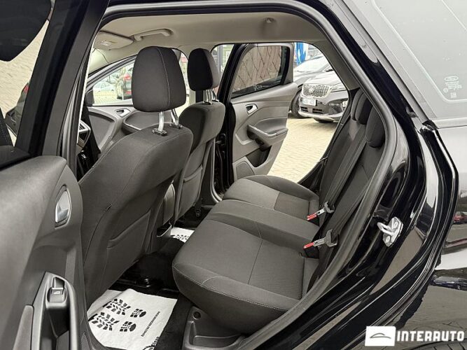 Ford Focus 40 interauto-car