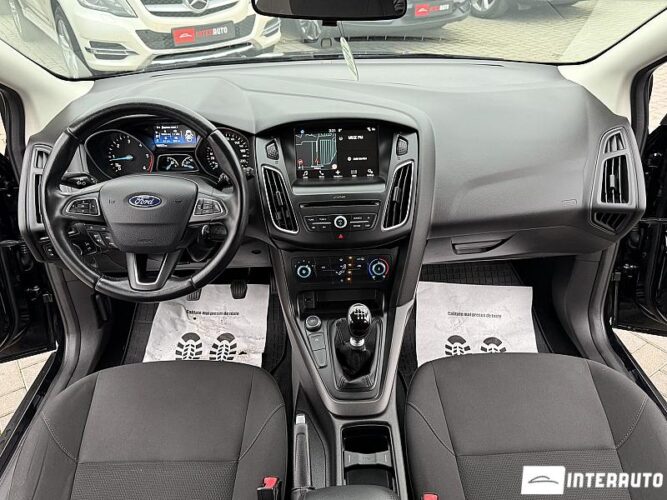 Ford Focus 34 interauto-car