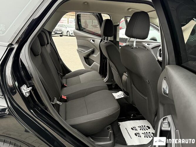 Ford Focus 41 interauto-car