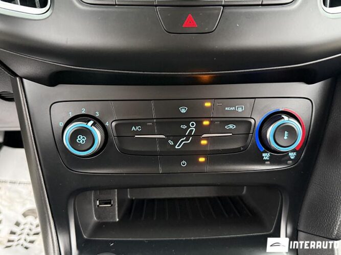 Ford Focus 39 interauto-car