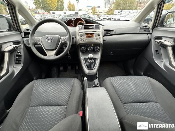 Toyota Verso 38 interauto-car