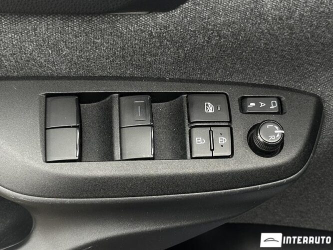 Toyota Yaris 49 interauto-car