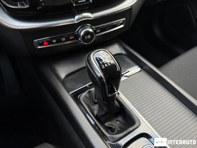 Volvo XC 60 42 interauto-car