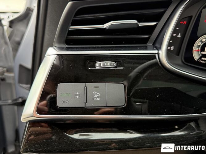 Audi Q7 59 interauto-car