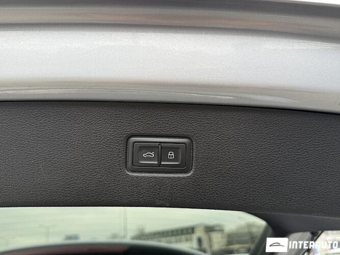 Audi Q7 63 interauto-car