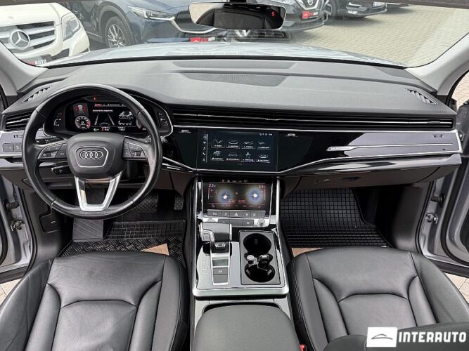 Audi Q7 43 interauto-car