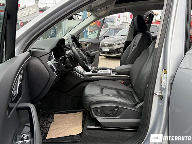 Audi Q7 42 interauto-car