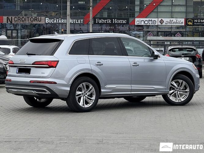 Audi Q7 40 interauto-car