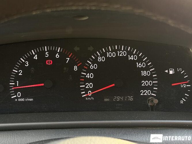 Toyota Corolla 36 interauto-car