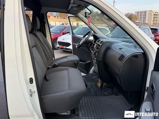 Toyota Hiace 39 interauto-car