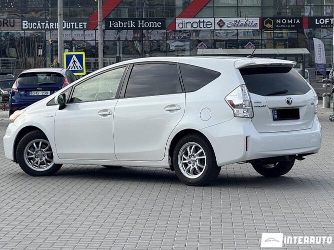 Toyota Prius Plus / V 33 interauto-car