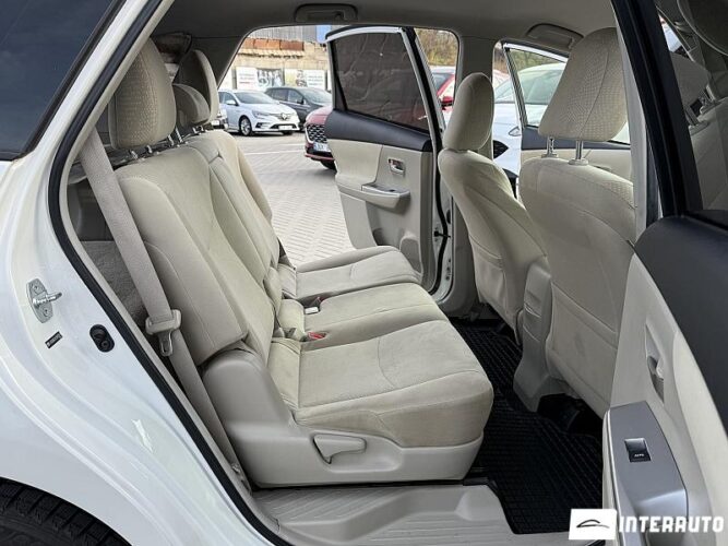 Toyota Prius Plus / V 42 interauto-car
