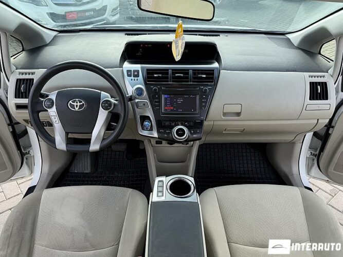 Toyota Prius Plus / V 35 interauto-car