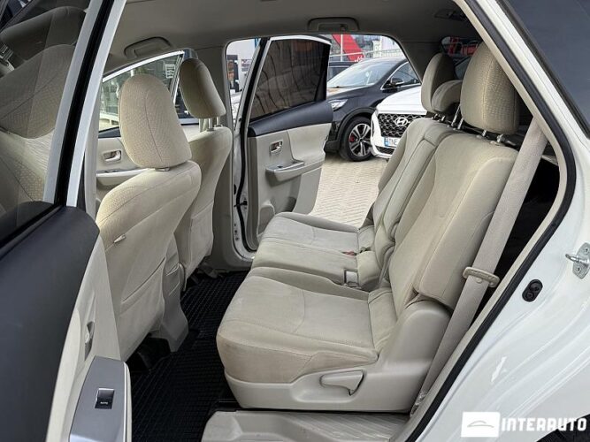 Toyota Prius Plus / V 41 interauto-car