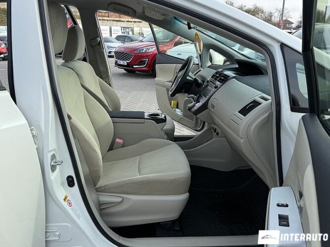 Toyota Prius Plus / V 43 interauto-car