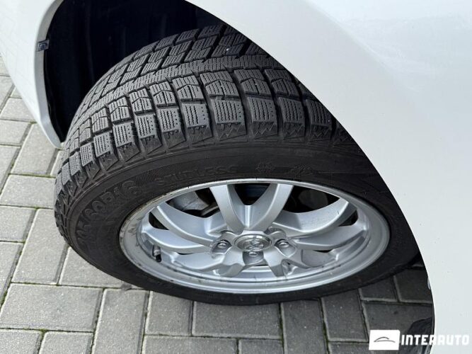 Toyota Prius Plus / V 45 interauto-car