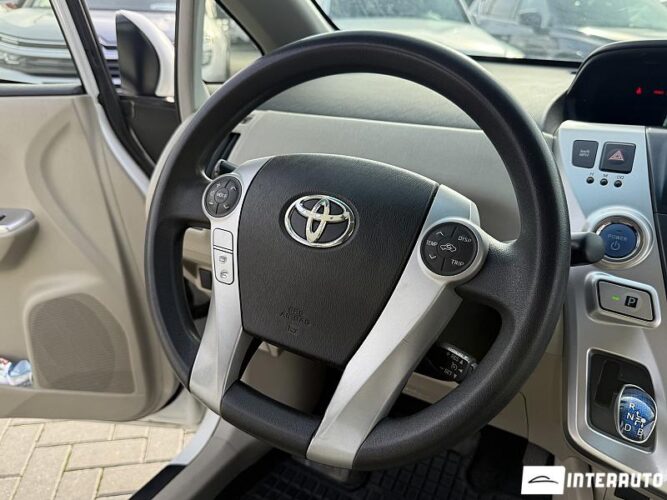 Toyota Prius Plus / V 36 interauto-car