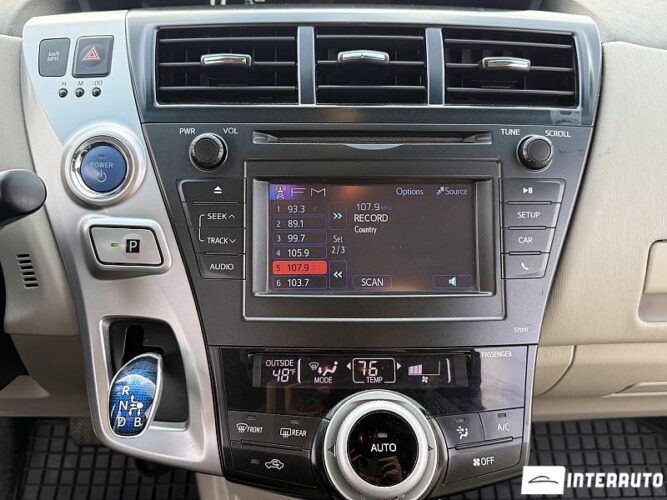 Toyota Prius Plus / V 38 interauto-car