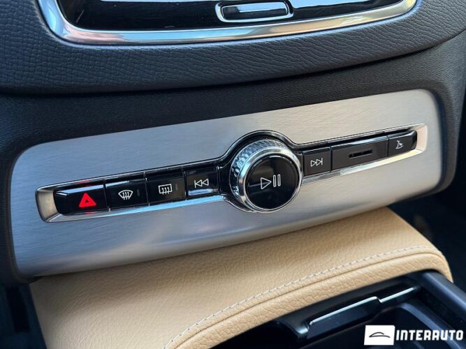 Volvo XC 90 42 interauto-car