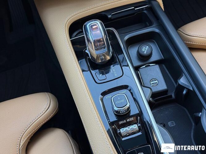 Volvo XC 90 43 interauto-car