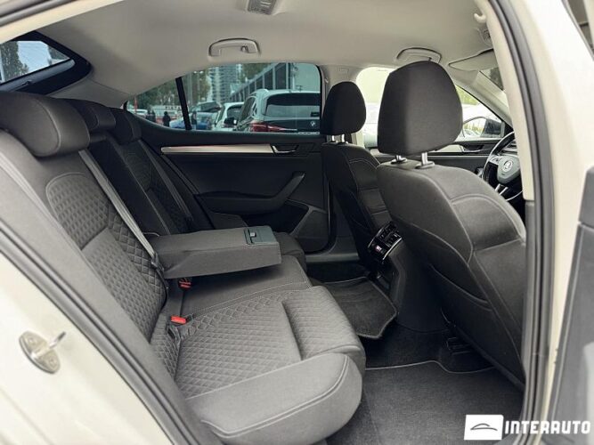 Skoda Superb 55 interauto-car