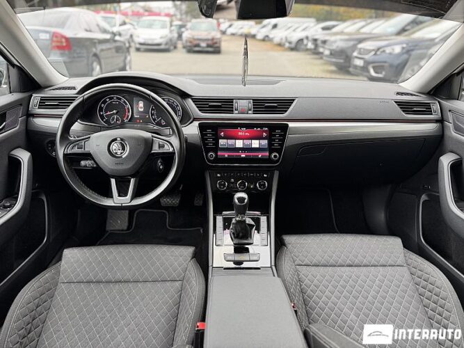 Skoda Superb 52 interauto-car