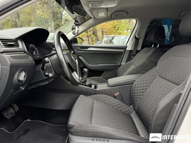 Skoda Superb 42 interauto-car