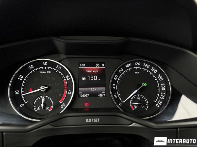 Skoda Superb 47 interauto-car