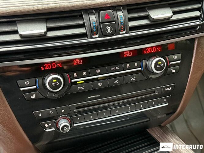 BMW X5 2.5D 50 interauto-car