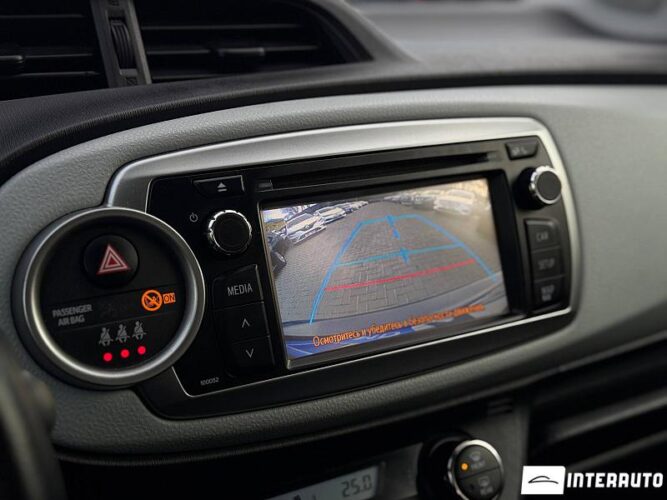 Toyota Yaris 38 interauto-car