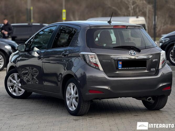 Toyota Yaris 32 interauto-car