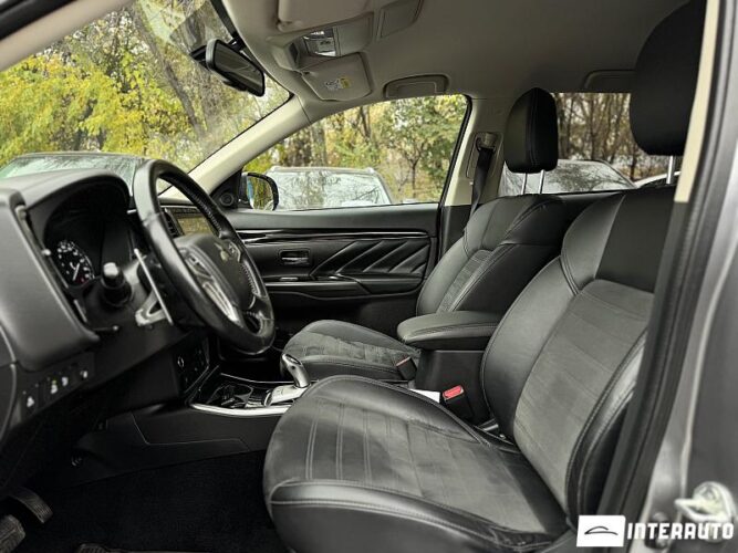 Mitsubishi Outlander 39 interauto-car