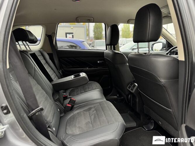 Mitsubishi Outlander 50 interauto-car