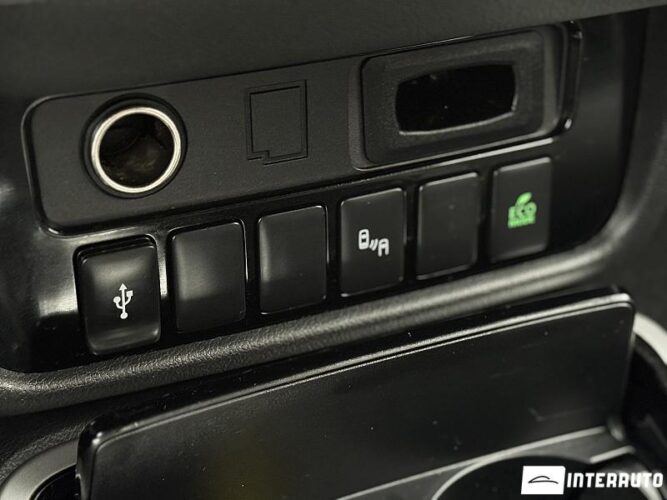 Mitsubishi Outlander 45 interauto-car