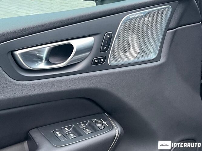 Volvo XC 60 51 interauto-car