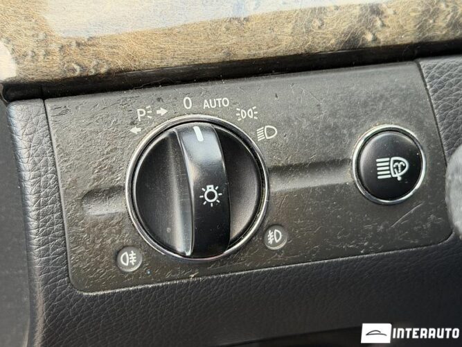 Mercedes E 220 38 interauto-car