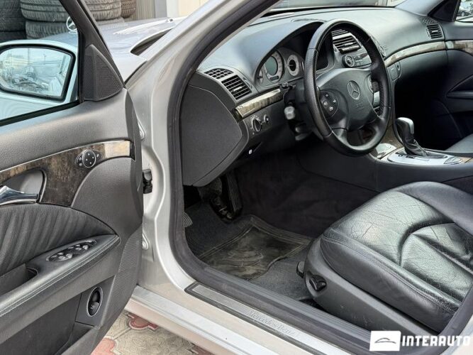 Mercedes E 220 34 interauto-car