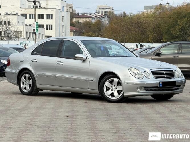 Mercedes E 220 32 interauto-car