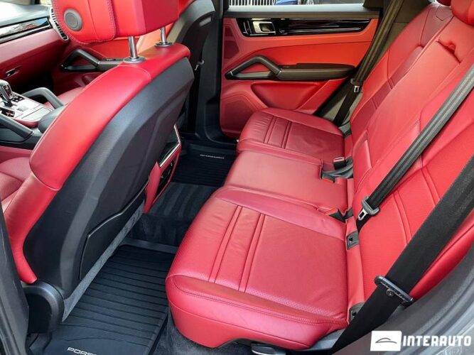 Porsche Cayenne E-Hybrid 40 interauto-car