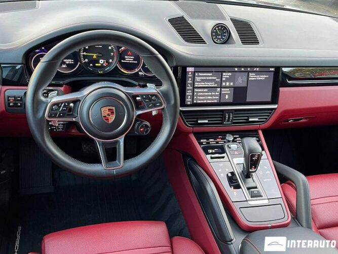 Porsche Cayenne E-Hybrid 32 interauto-car