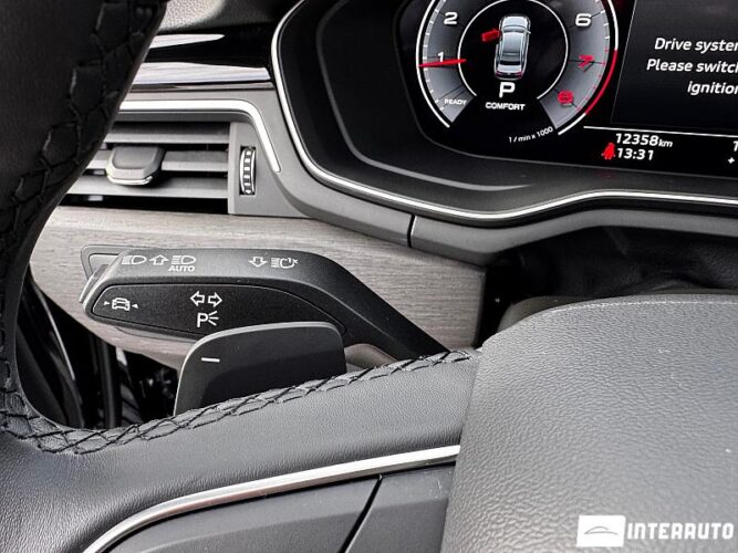 Audi A5 40 interauto-car