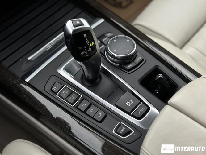 BMW X5 4.0e 49 interauto-car