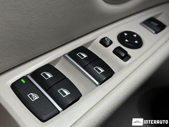 BMW X5 4.0e 40 interauto-car