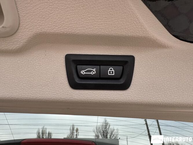 BMW X5 4.0e 56 interauto-car