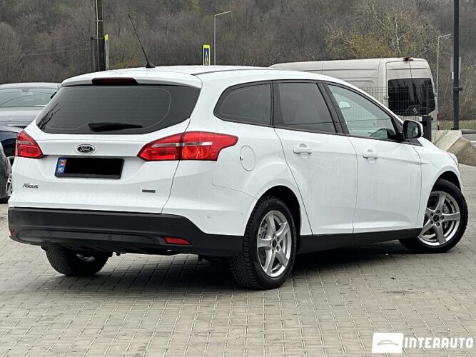 Ford Focus 31 interauto-car