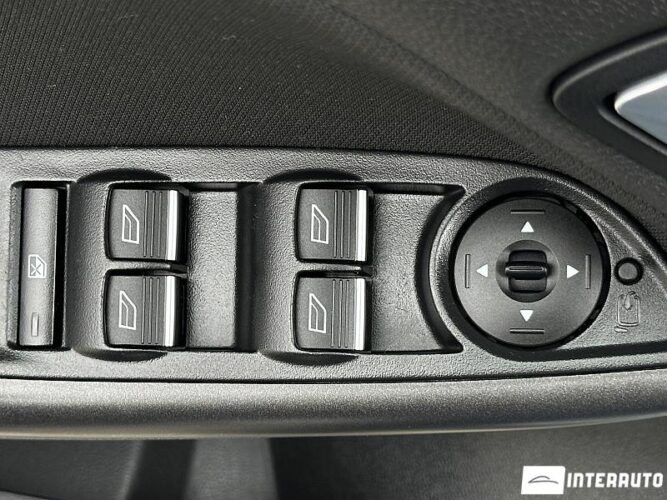 Ford Focus 43 interauto-car