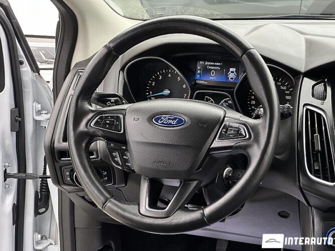 Ford Focus 35 interauto-car